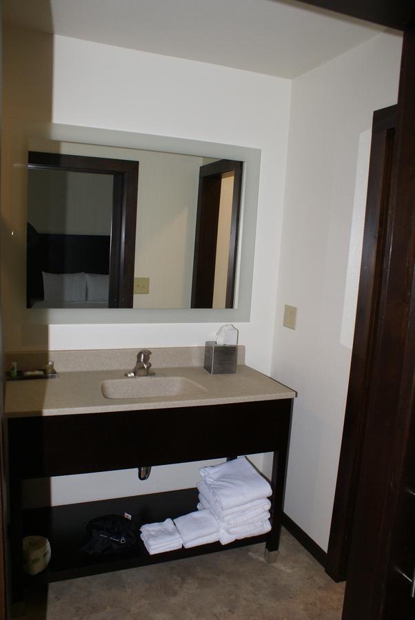 Boarders Inn & Suites By Cobblestone Hotels - Syracuse 外观 照片