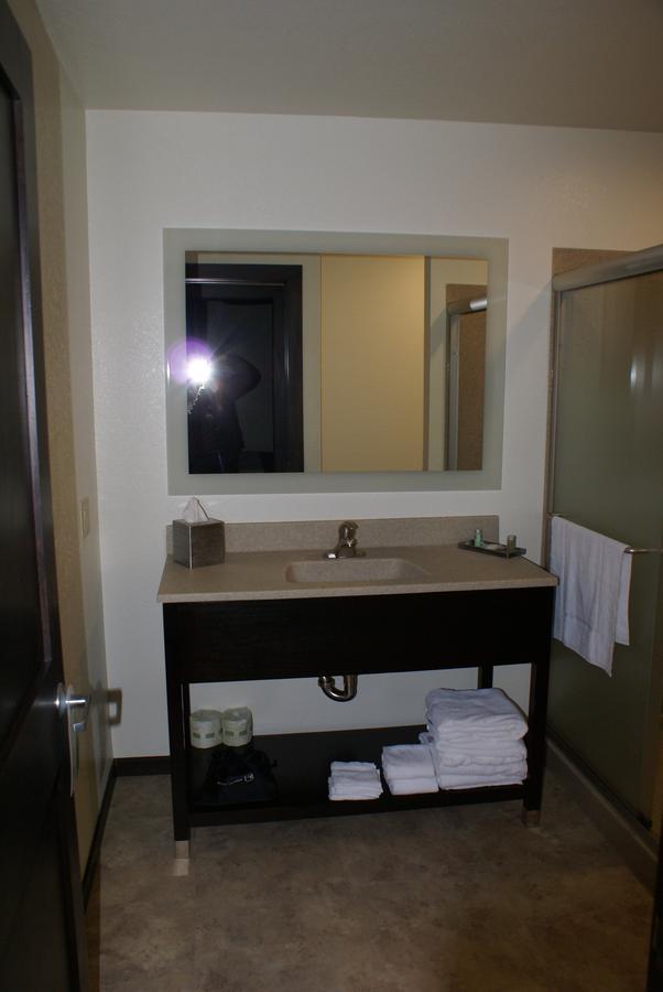Boarders Inn & Suites By Cobblestone Hotels - Syracuse 外观 照片