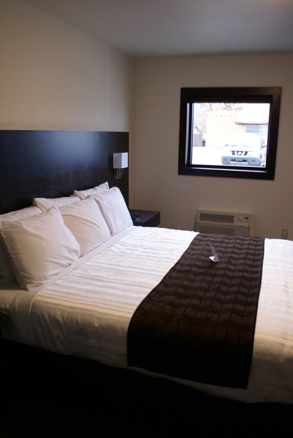 Boarders Inn & Suites By Cobblestone Hotels - Syracuse 外观 照片