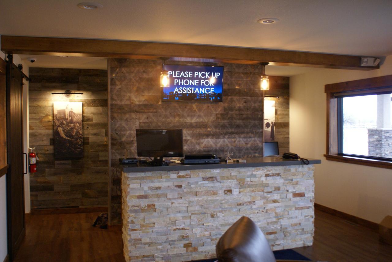 Boarders Inn & Suites By Cobblestone Hotels - Syracuse 外观 照片