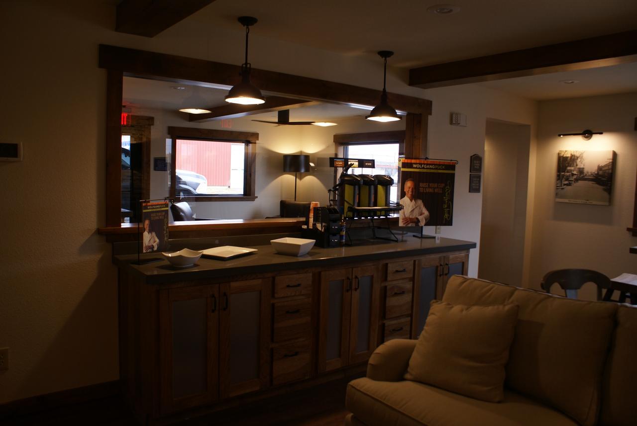 Boarders Inn & Suites By Cobblestone Hotels - Syracuse 外观 照片