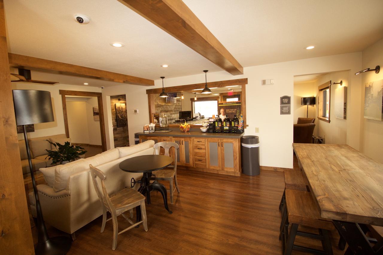 Boarders Inn & Suites By Cobblestone Hotels - Syracuse 外观 照片