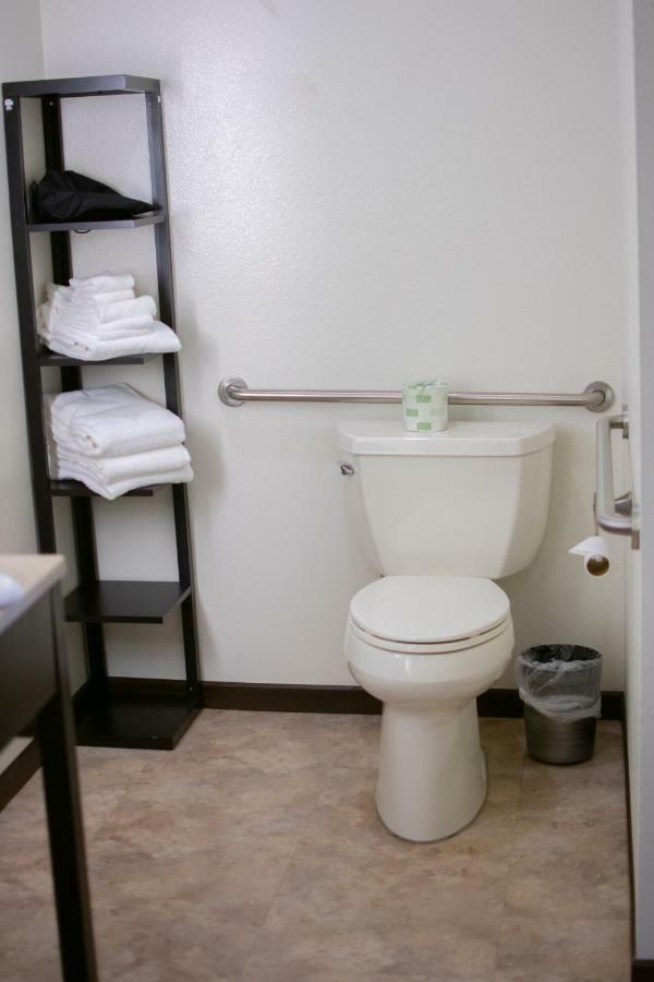 Boarders Inn & Suites By Cobblestone Hotels - Syracuse 外观 照片