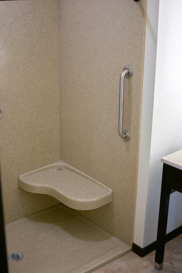 Boarders Inn & Suites By Cobblestone Hotels - Syracuse 外观 照片