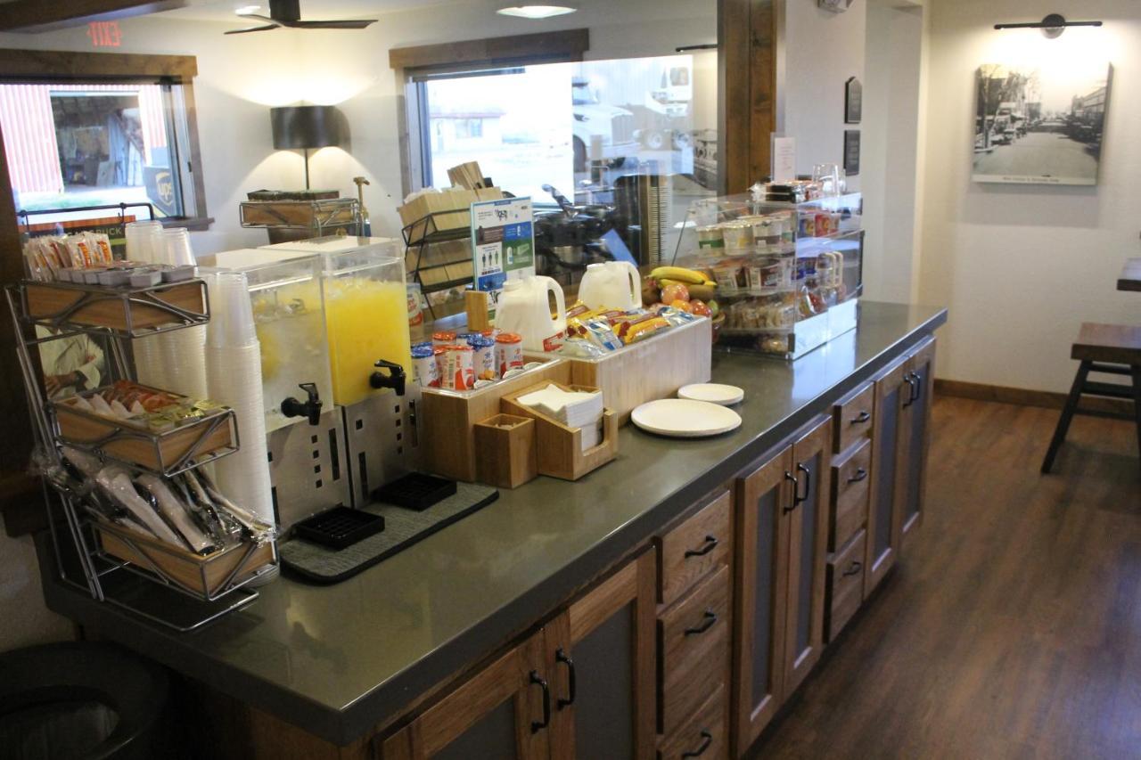 Boarders Inn & Suites By Cobblestone Hotels - Syracuse 外观 照片